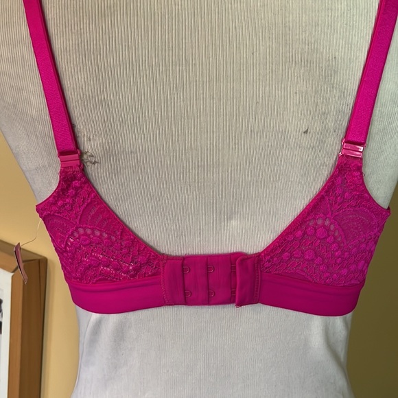 VICTORIA SECRET Size 36C PINK Barbie Wireless Lace Pad Cup Glitter Logo $69 NEW - Picture 6 of 15